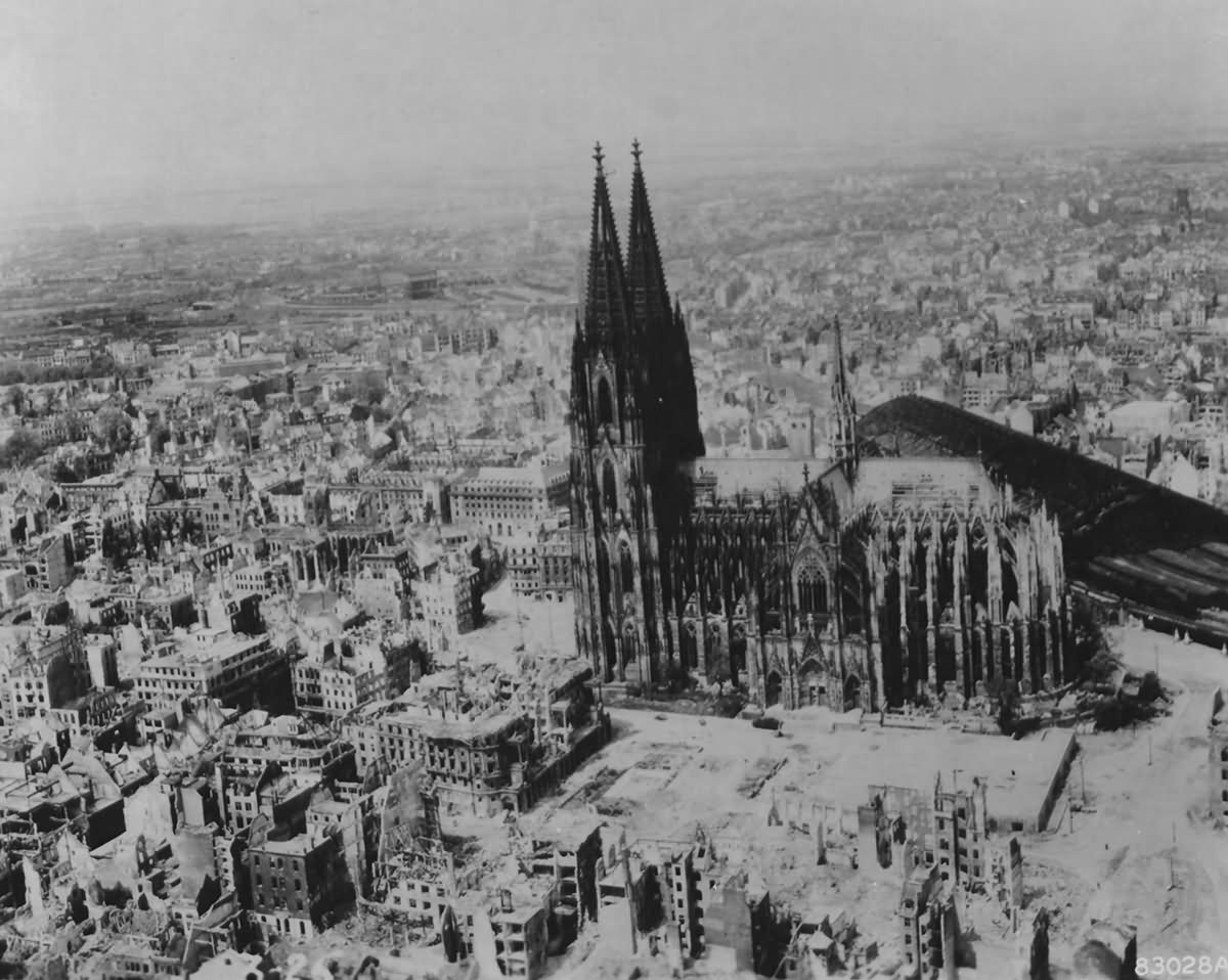 Bombed Köln (Cologne) 1945 | World War Photos